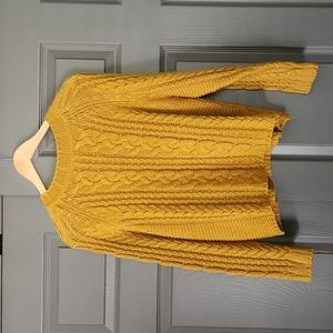 Small sweater. Mustard yellow